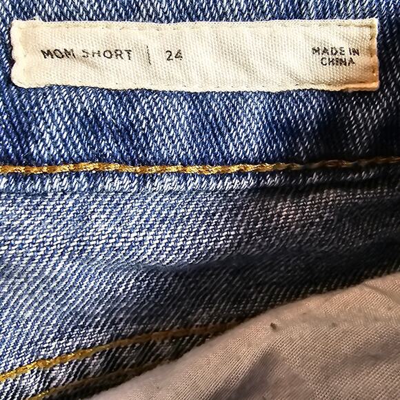 Pacsun Womans size 24/0 Mom Shorts Distressed Raw Hem Loose Fit Dark Wash Cuffed - Picture 6 of 8